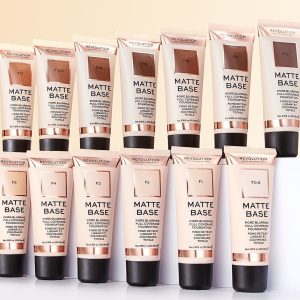 Revolution Matte Base Powder P1